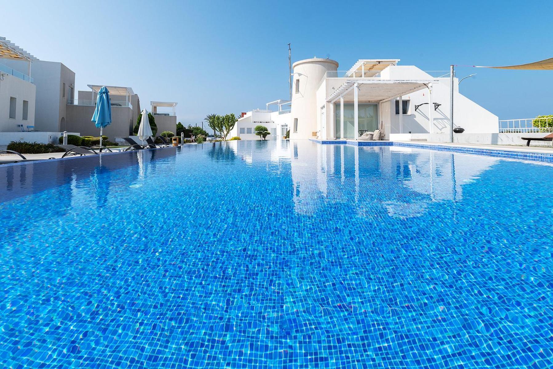 Blue Diamond Beach Villas Paphos 外观 照片