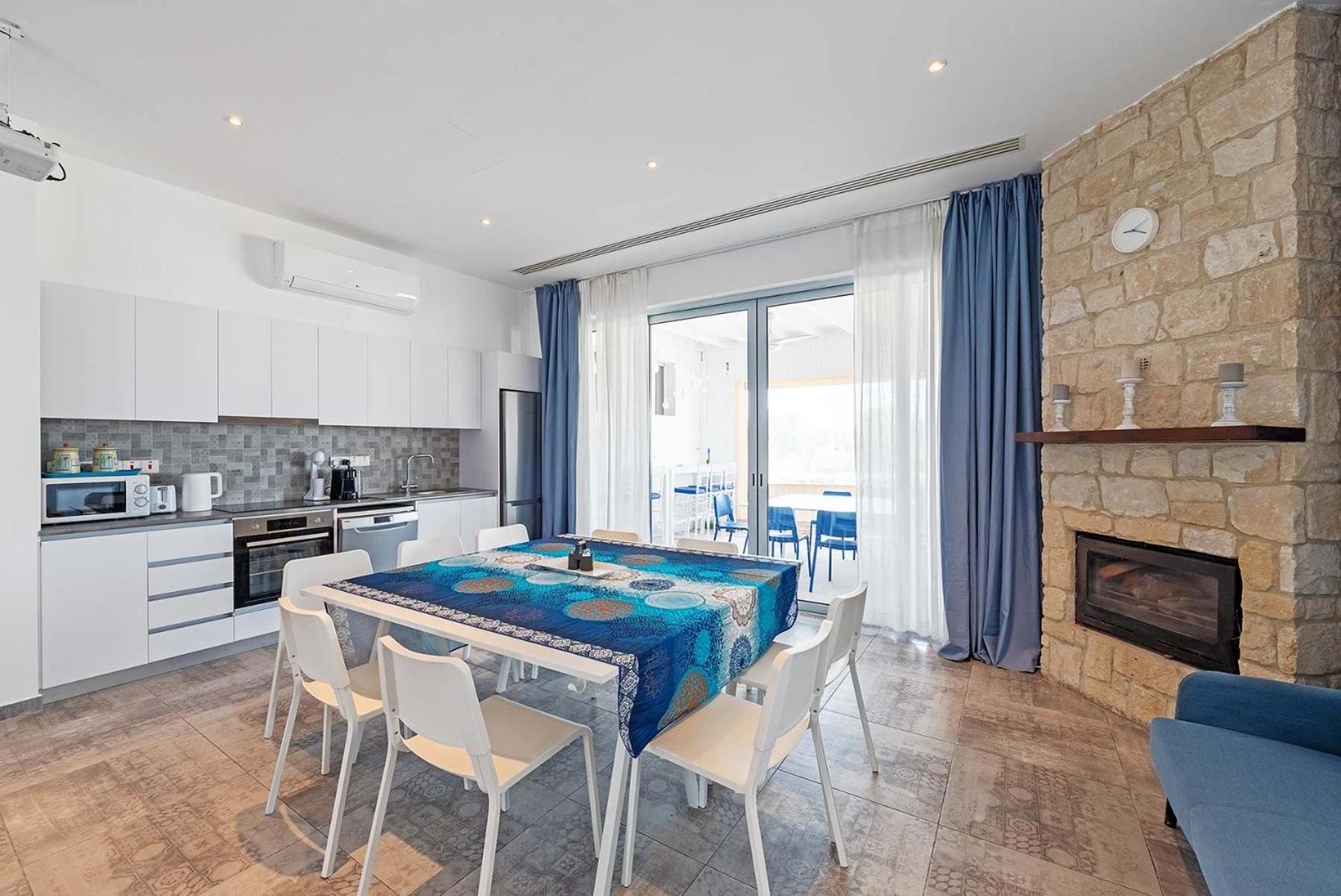 Blue Diamond Beach Villas Paphos 外观 照片