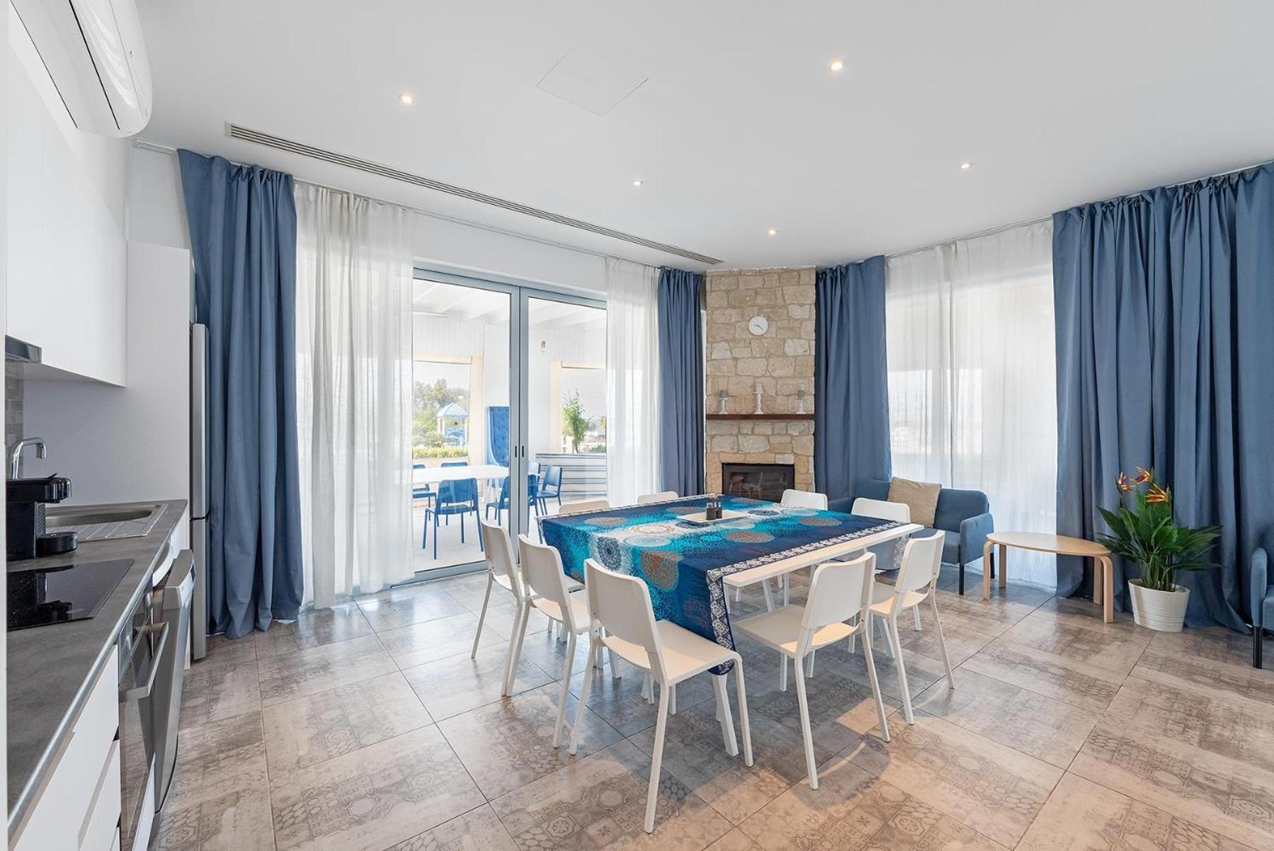 Blue Diamond Beach Villas Paphos 外观 照片